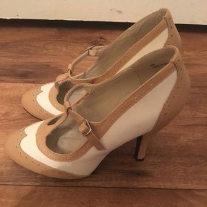 Dolce by Mojo Moxy tan and white heels